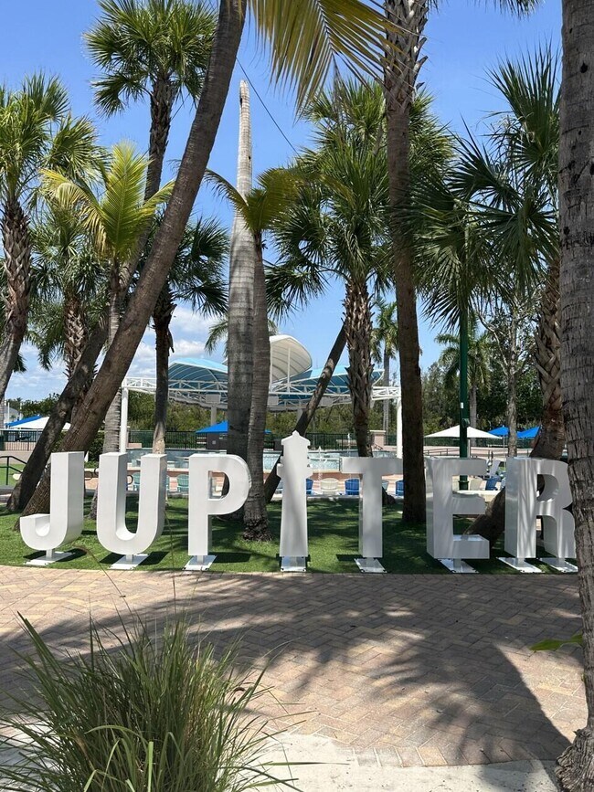 Building Photo - 1200 Town Center Dr