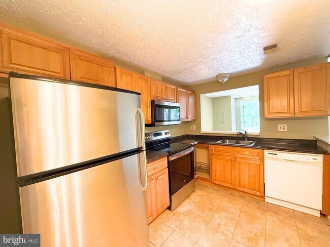 Building Photo - 13331 Demetrias Way