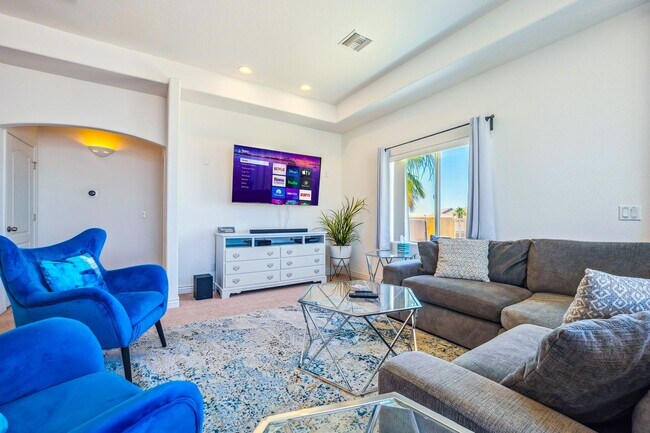 Building Photo - 3 BR + Bonus, Fully furnished, Includes Ut...