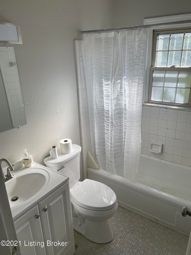 Building Photo - 2707 Riedling Dr