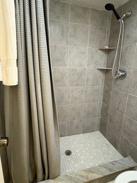 Building Photo - 8611 Misty River Ct