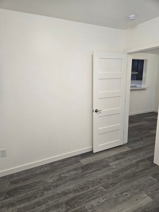 Building Photo - STATUS: PENDING APPLICATION- |R24S| $1625