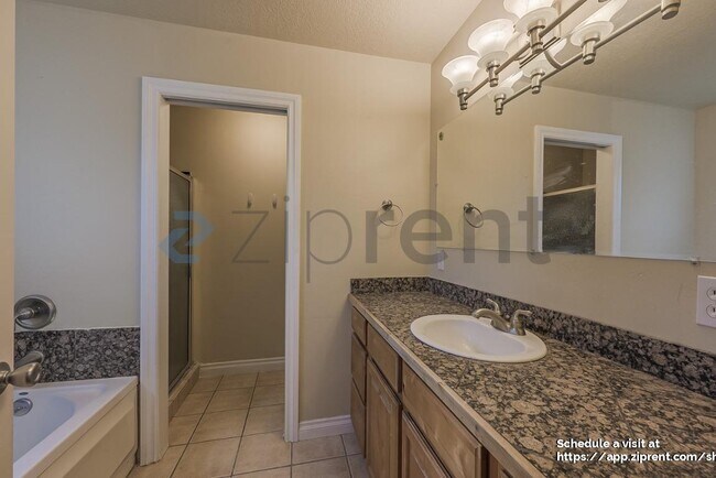 Building Photo - 10326 Avondale Dr