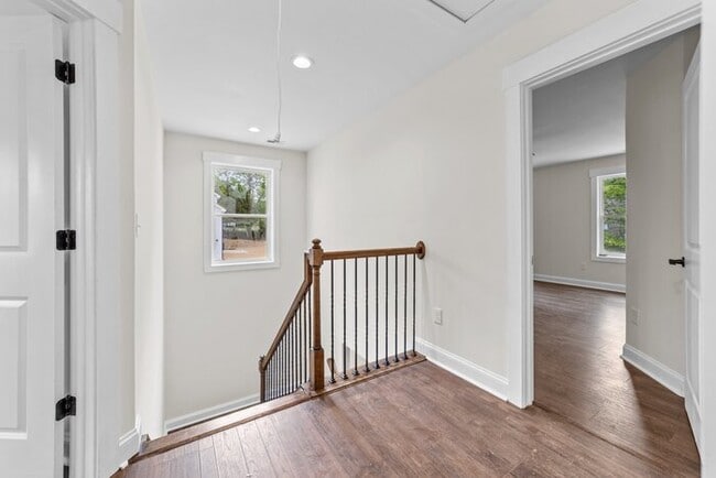 Building Photo - Stunning New Build!