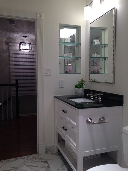 Full Bath - 8523 Bells Ridge Ter