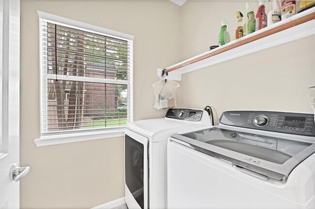 Building Photo - 31406 Capella Cir