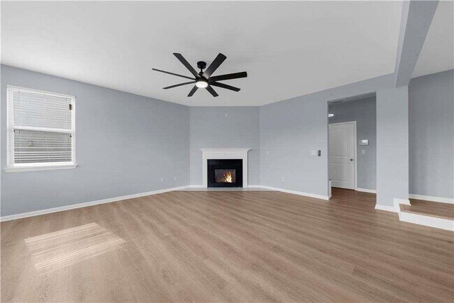 Building Photo - 5435 Mirror Lake Dr