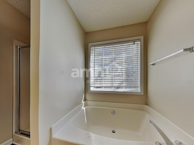 Building Photo - 3951 Saint George Ter SW