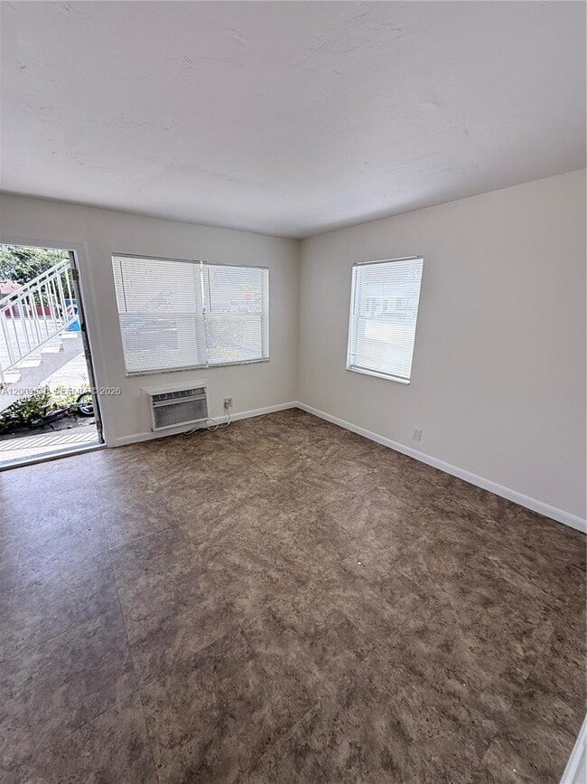 Building Photo - 801 N H St