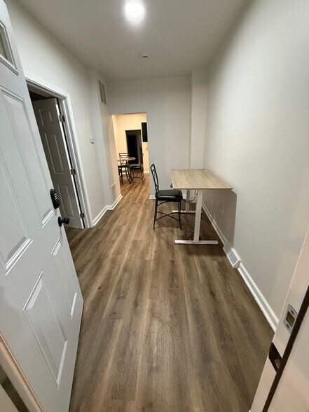 Building Photo - 1 Maple Ave