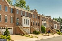 Building Photo - 122 Shepherdson Ln NE