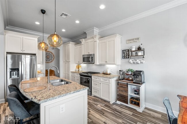 Building Photo - 502 Hempstead Cir