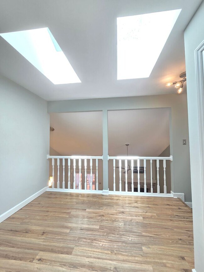 Building Photo - Located in desirable College Acres/Hillsdale area of Wilmington