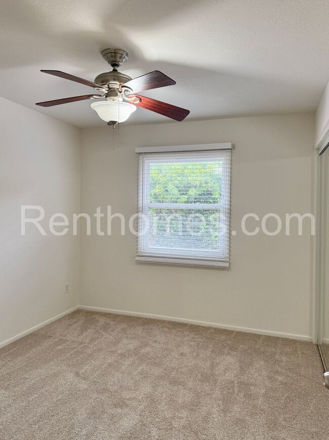 Building Photo - 5281 Constitution Rd