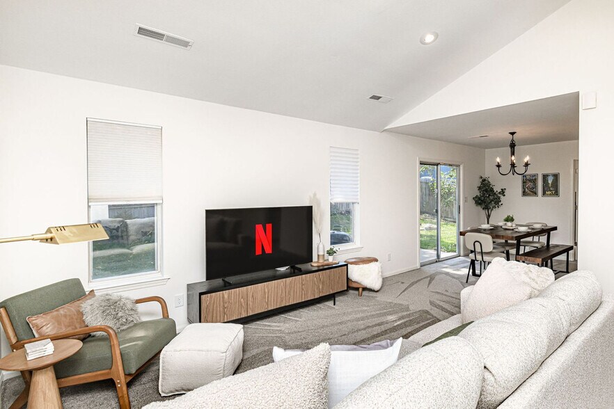 Building Photo - 3628 Lupine Dr