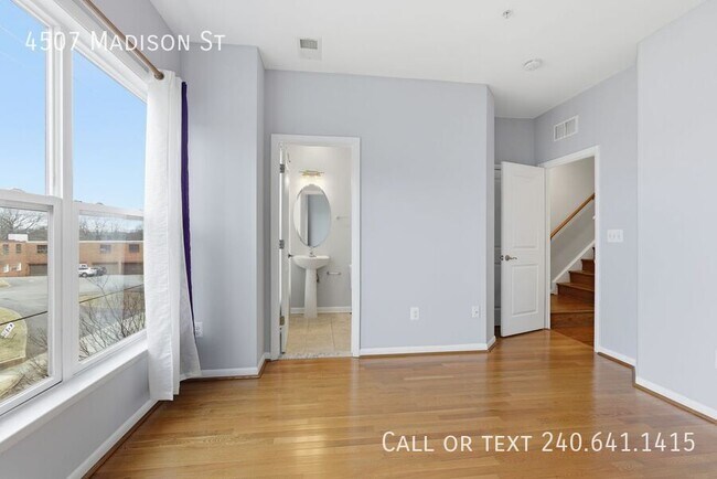 Building Photo - 4507 Madison St