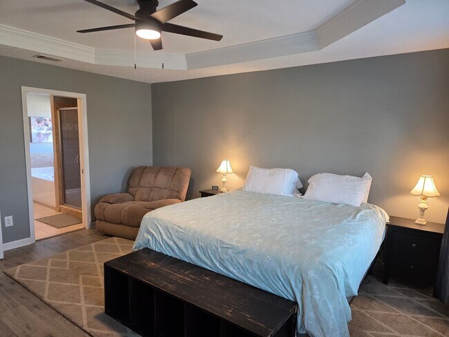 Building Photo - 1318 Maple Leaf Ct