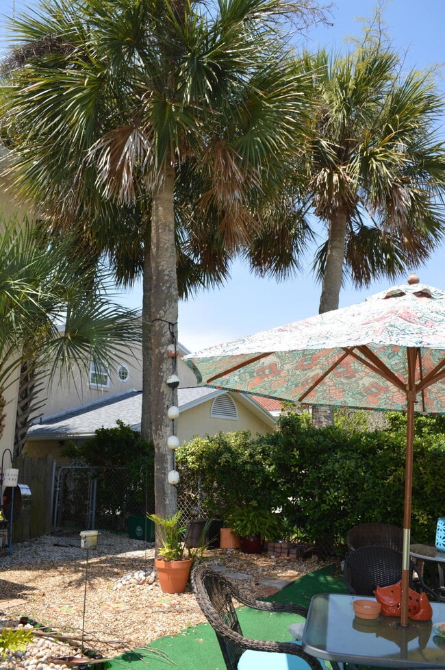 Building Photo - 186 11th St N