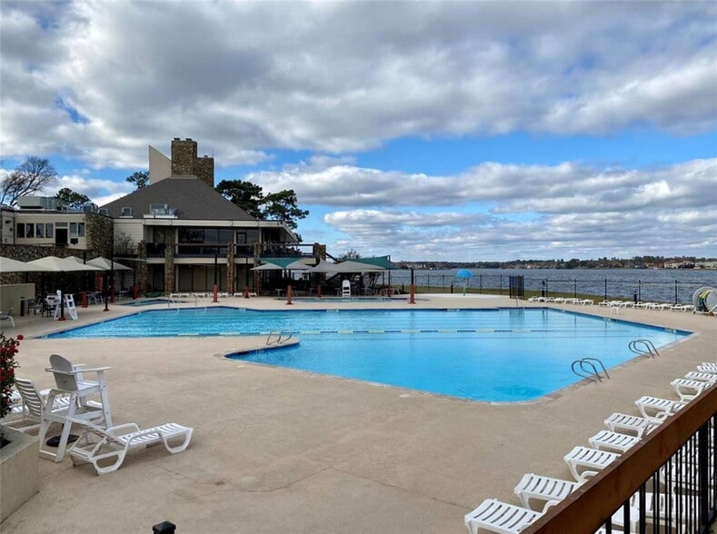 Building Photo - 12500 Melville Dr