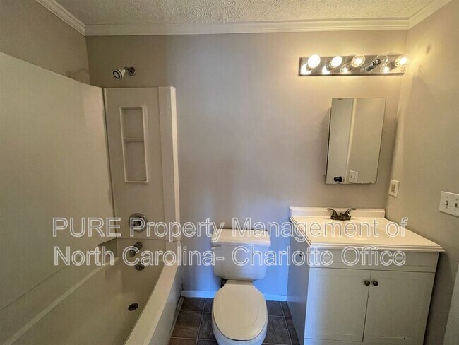 Building Photo - 9445 Lexington Cir