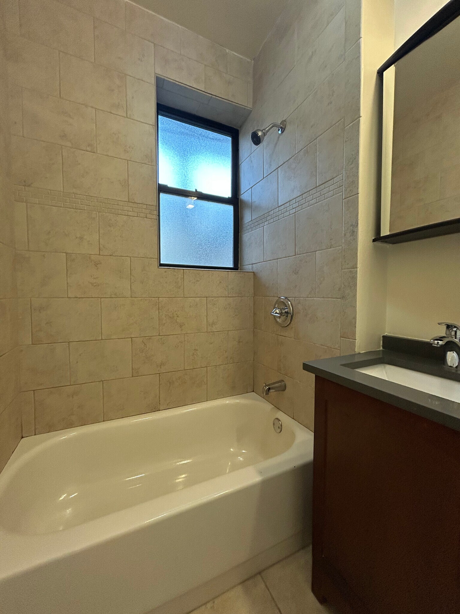 Building Photo - 338 Tudor Ct