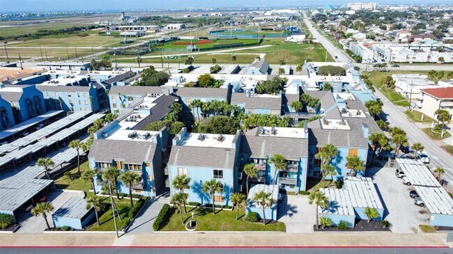 Building Photo - 8100 Seawall Blvd