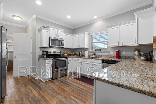 Building Photo - 3213 Mapleside Ln