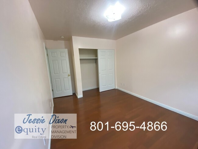 Building Photo - 404 325 N St