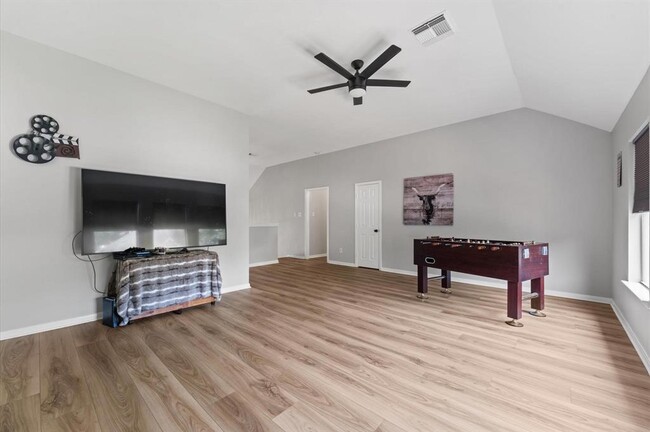 Building Photo - 15407 Cumberland Oak Way