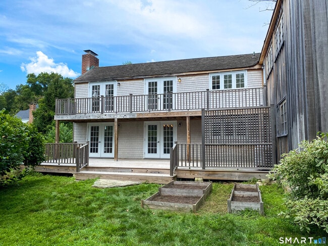 Building Photo - 165 Drum Hill Rd