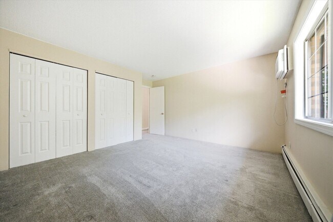 Building Photo - 379 Huse Rd