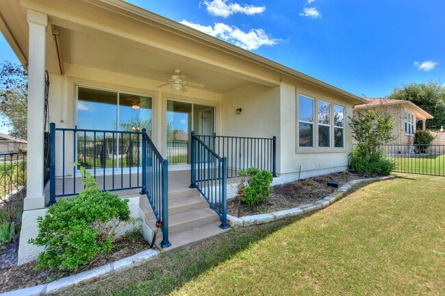 Building Photo - 305 Barrington Farm Ct