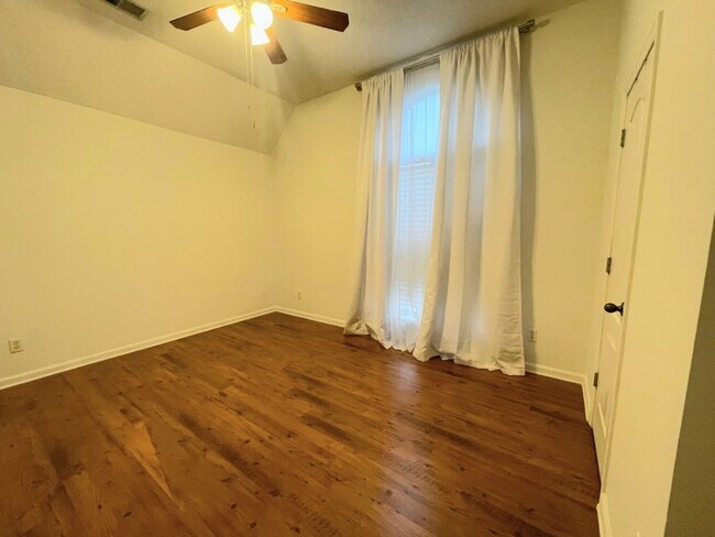 Building Photo - Available now! Beautiful Corner lot! 4 Bedrooms, Olive Branch schools!