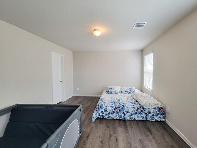 Building Photo - 24822 Adami Veduta Ct