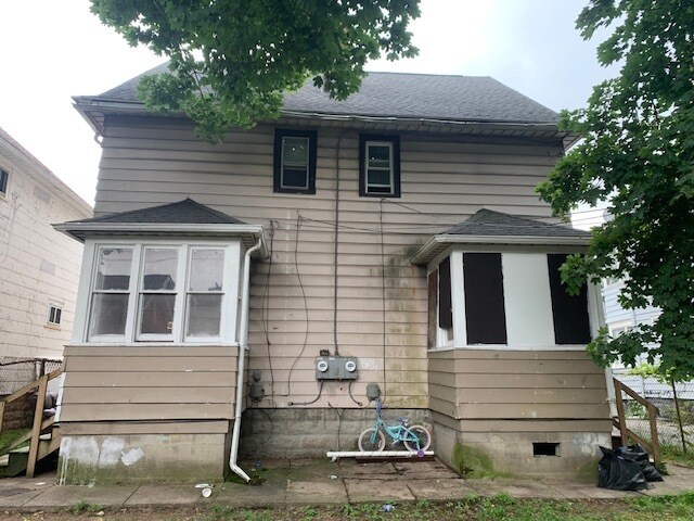 Building Photo - 90 Fairbanks St