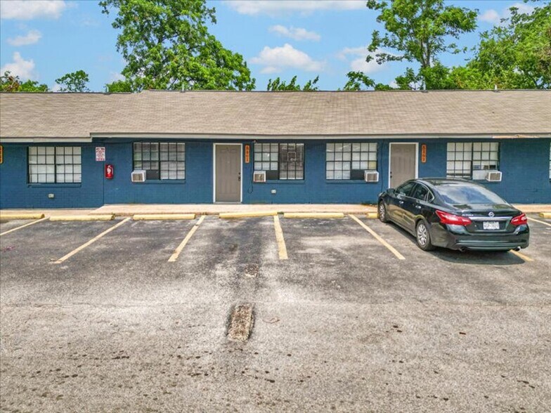 Building Photo - 5149 Lavender St