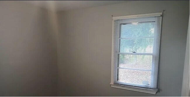 Building Photo - 907 Crestline Rd NW