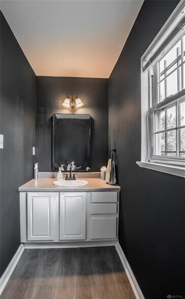 Building Photo - 215 N Williams St