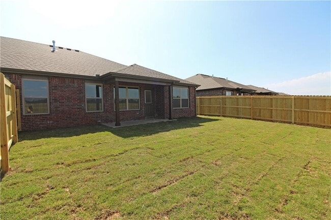 Building Photo - 413 Barbet Dr