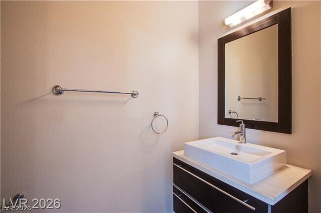 Building Photo - 8925 W Flamingo Rd