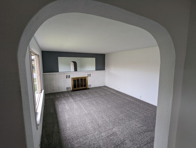 Building Photo - Beautiful Four Bedroom House Near Franklin...