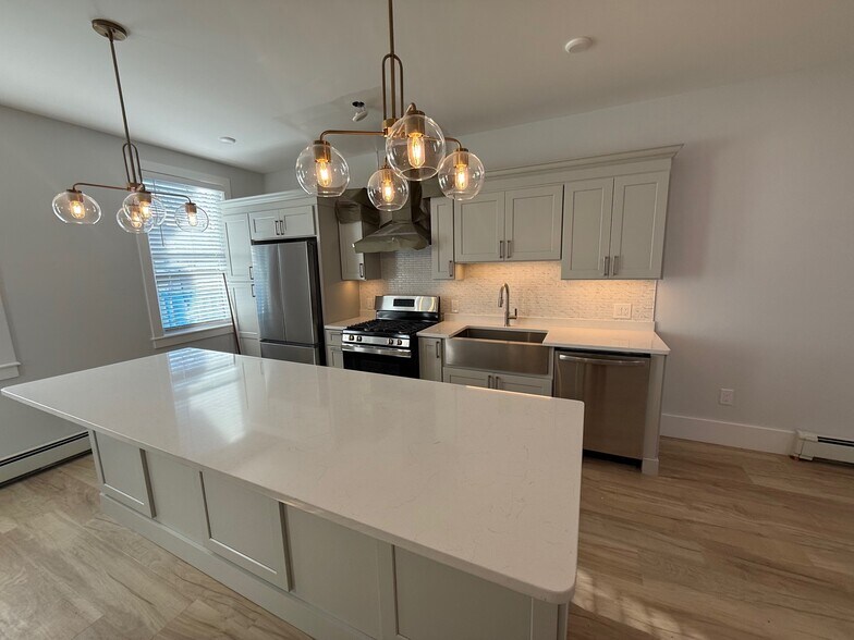 Building Photo - 53 W Eagle St