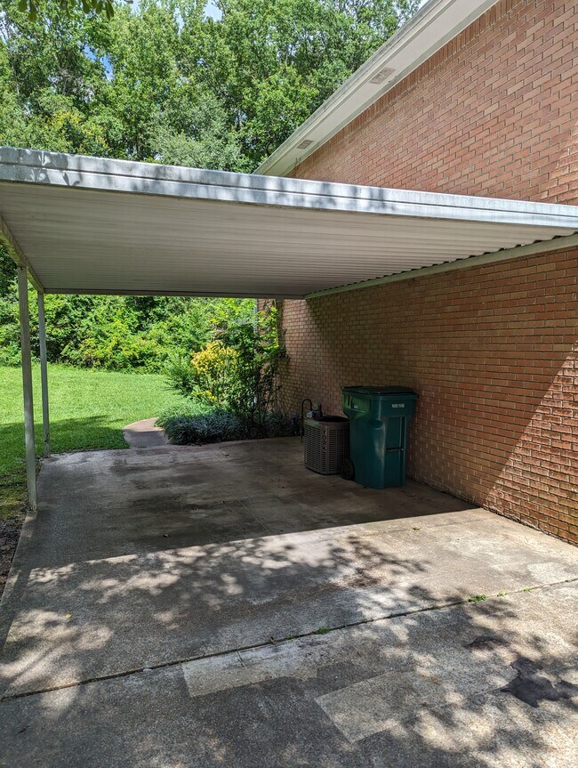 Building Photo - 138 McNeece St
