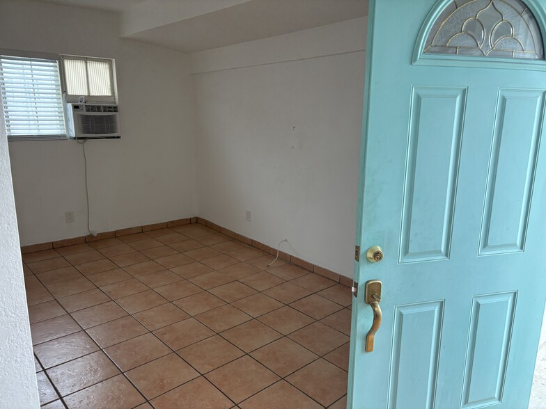 Living/Dining - 3423 W 59th St