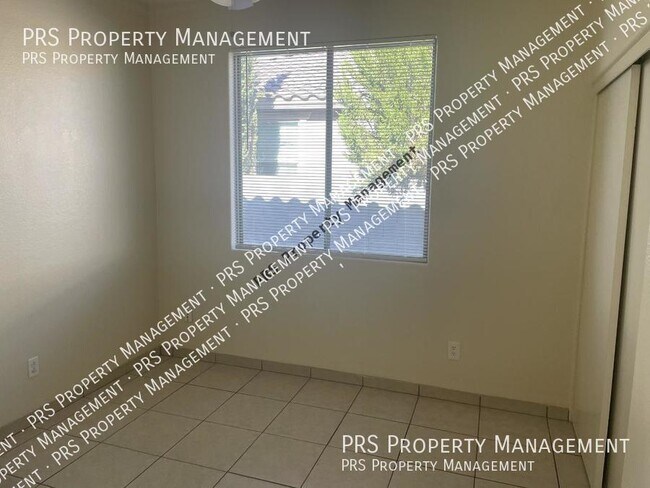 Building Photo - 2306 W Kristina Ave