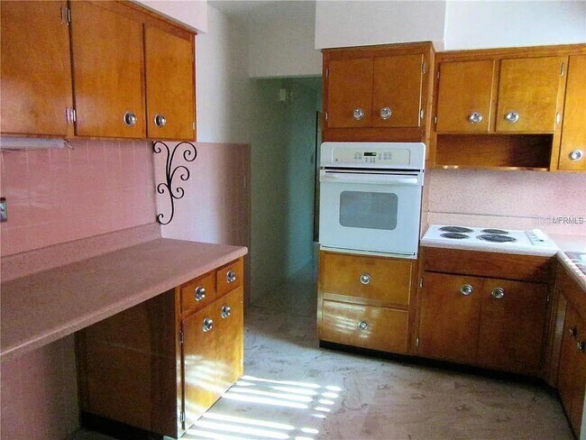 Building Photo - 5800 21st Ave. S