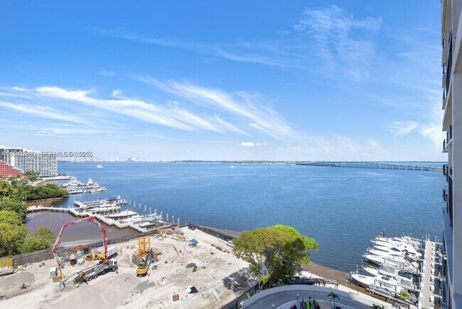 Building Photo - 1865 Brickell Ave