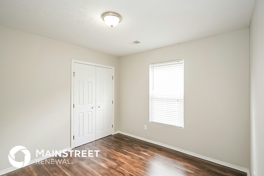 Building Photo - 2815 Creekbend Dr