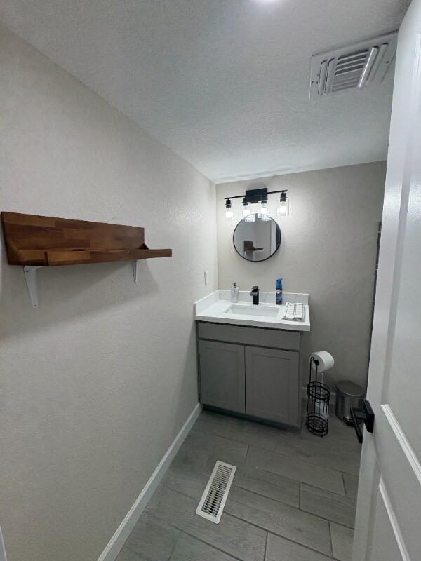 Building Photo - 6832 W Fillmore St