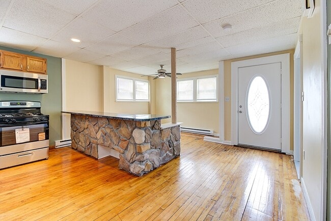 Building Photo - 39 Ruggles St